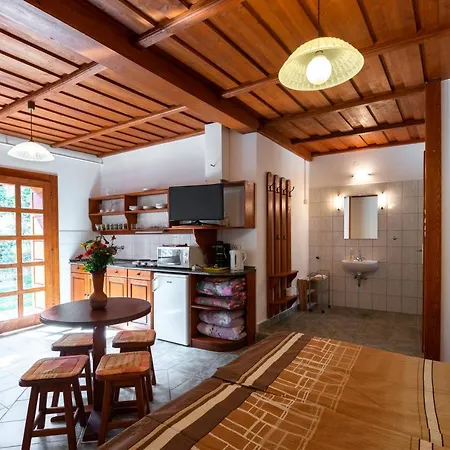 Nyugalom Guest house Hercegkut