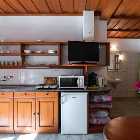 Nyugalom Guest house *